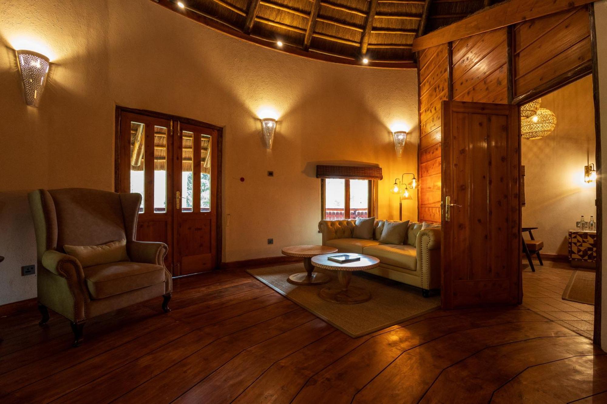 Speke Resort And Conference Center Kampala Exterior photo